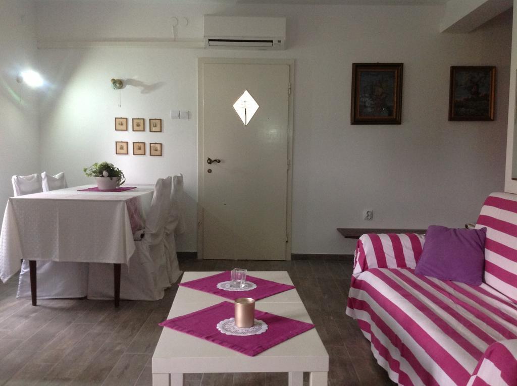 Holiday House Altea Banjole Pokoj fotografie